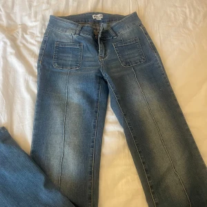Lågmidjade jeans  - Säljer mina lågmidjade jenas från madlady då dem inte längre kommer till användning. För bild på är det bara att höra av sig!!