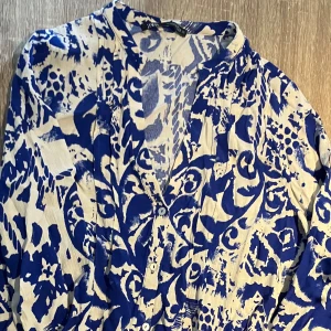 Kort klänning från Zara storlek small - Fräsch sommarklänning i fint skick