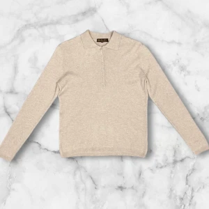 Loro piana Cashmere knit - Väldigt snygg och stilren loro piana Cashmere tröja. Cond 8/10  Står storlek 52 men den passar en S Retail är 12k