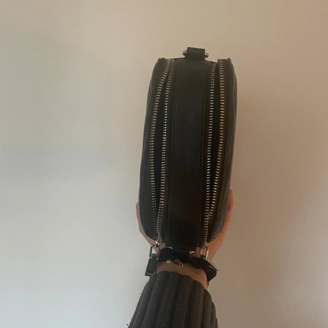 Svart väska  - 90