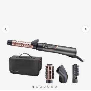 Stylinverktyg remington  - Stylingverktyg endast använt rundborsten en gång men rengjort den. Säljer då den inte används av mig. Har kartong och förpackningen den kom i kvar. Köpare står för frakt 