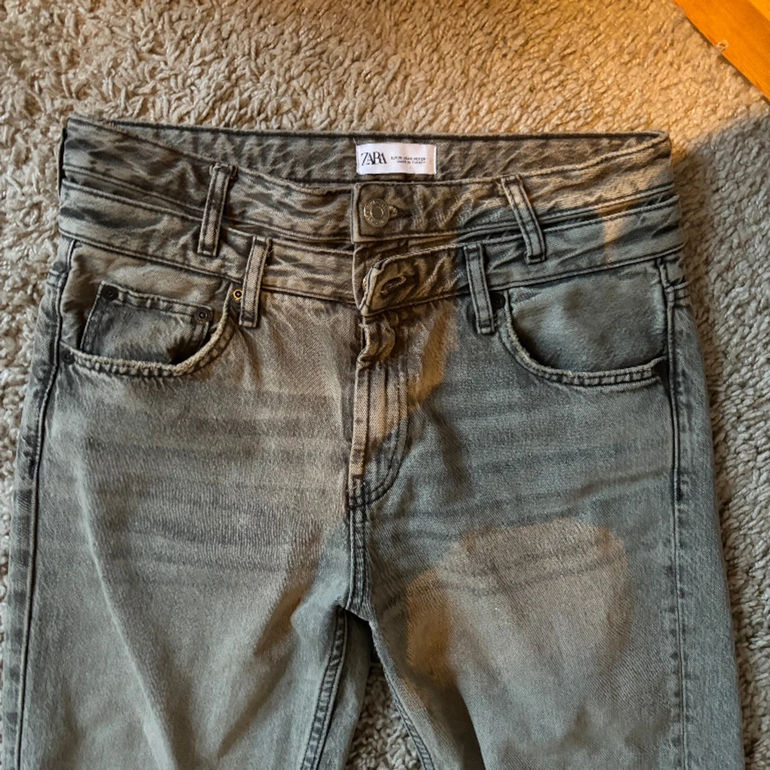 Grå jeans från Zara - 90