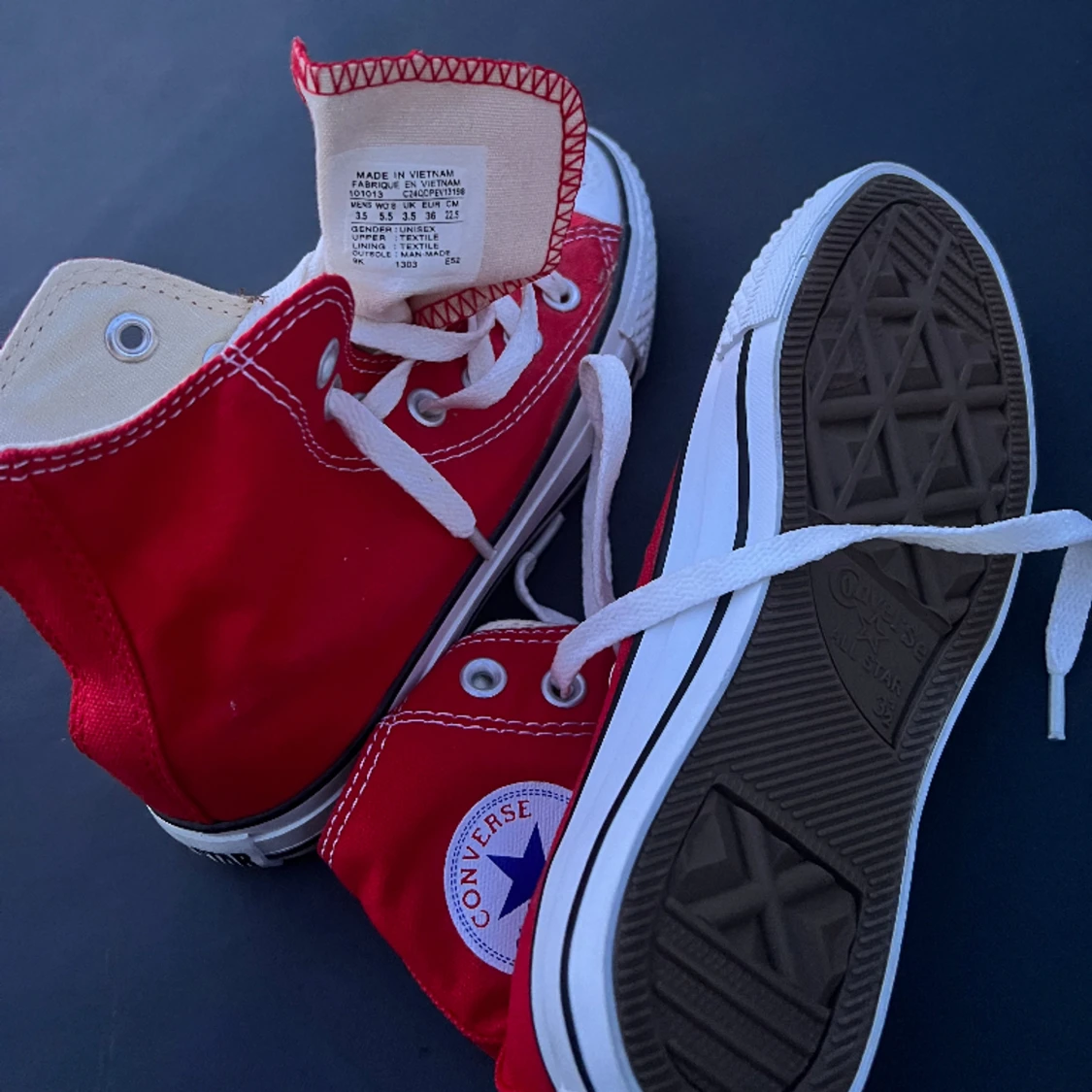 Röda Converse i storlek 36❤️ - 90