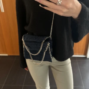 Virkad väska  - Egenvirkad väska som liknar Stella McCartney väskorna🤍🤍 