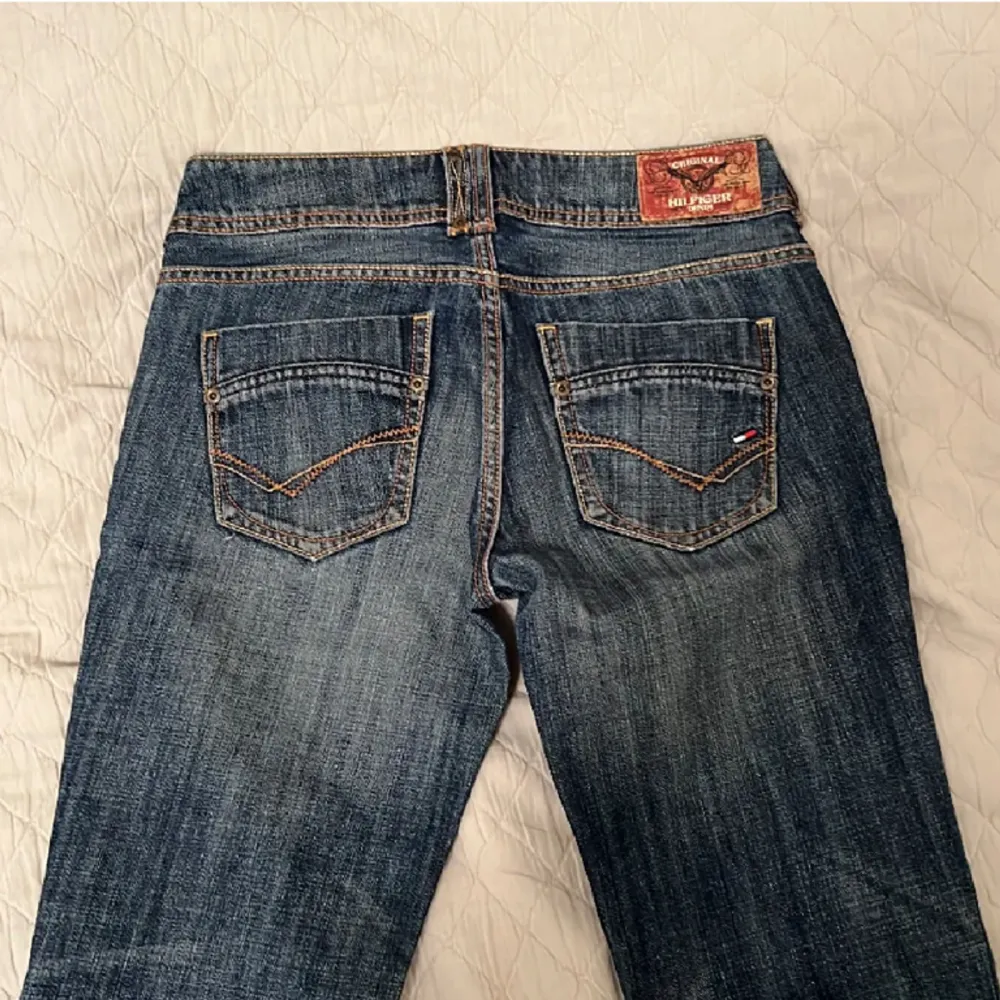 Köpte nyss här på Plick, för små för mig💗  Midjemått: 37 cm, inre ben: 78 cm. Jeans & Byxor.