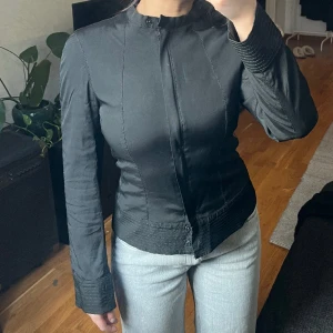 Jacka - Superfin tight ”jacka” köpt vintage. Bra skick! Tight fit. Passar XS-S