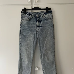Jeans  - Jeans från H&M i nyskick 
