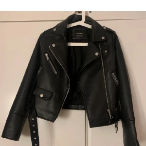 Skinnjacka - Skinnjacka i storlek Xs, säljer för 120kr!