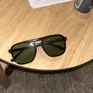 Grich glasögon  - Säljer grichiga glajor aldrig använda 