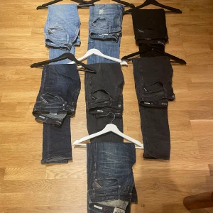 Flera Replay jeans - Hej Säljer flera par Replay jeans i olika modeller, 450kr st! Vissa av de är som nya endast testade och få av de är lite använda men inget man ser eller märker på de🙌🏻