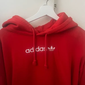 Adidas hoodie - Adidas hoodie, storlek S. Använt ett fåtal gånger. 