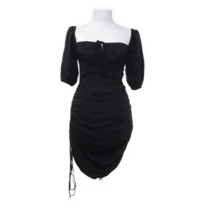 Adoore klänning - Svart Adoore klänning Storlek 42 Nyskick Prislapp kvar