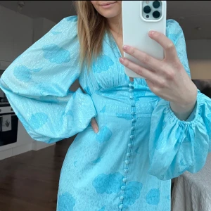 Adoore Positano  - Oanvänd. Lite liten i storlek. Passar 36/38. Kan bytas mot den vita