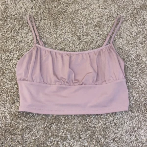 topp - söt topp från shein! storlek M men passar även S. nyskick!