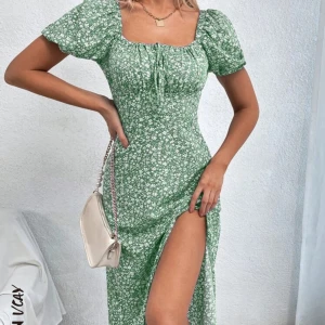 Slutsåld klänning - Aldrig använd