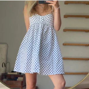 Zara klänning  - Jätte söt klänning🩷