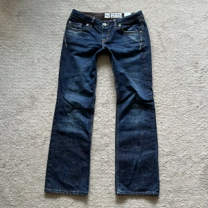 LTB jeans  - Jättesnygga LTB jeans som tyvärr är för stora för mig, storlek 30,32 och har inga hål elr defekter, de är vintage så därav priset🙌Mått: midja:40 innerbenslängd: 77 ytterbenslängd: 100