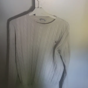 Gant stickad tröja - Än stickad långärmad gant tröja, inget fel på den, kondition 9/10, kan diskutera pris.