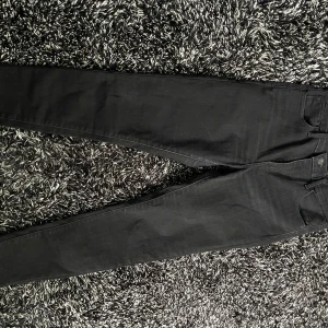 Levi’s jeans  - Säljer mina Levi’s jeans high Rise super skinny W28 L28. Sparsamt andvända🌸