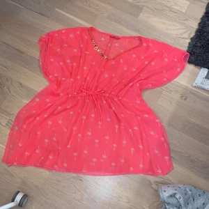 Strand 🏝️ blus  - Säljer denna jätte fina strand blus 👚 då den inte kommer till användning skriv privat för mer information och bilder 