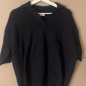 Tröja - Snygg tröja som aldrig är använd 🩷det förekommer djur hår på den men jag tar självklart bort det innan jag skickar iväg den🩷