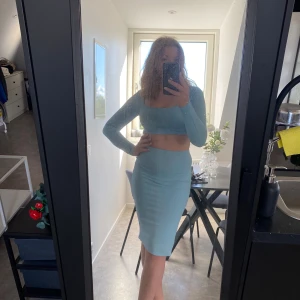 Blått sommar set - Detta otroliga set är använt max 5 ggr, älskar på alla sätt och vis men kommer inte till användning längre!🩵