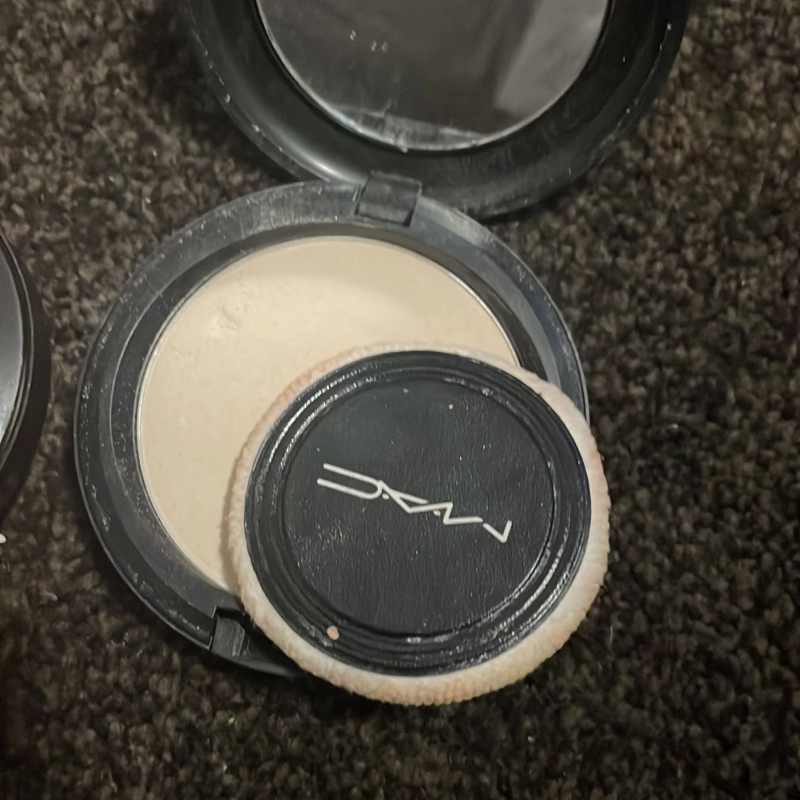 Puder från MAC och Vaseline - 91