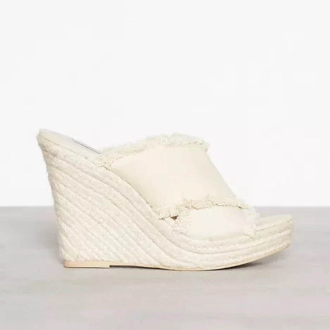 Flätade kilklackar  - 91