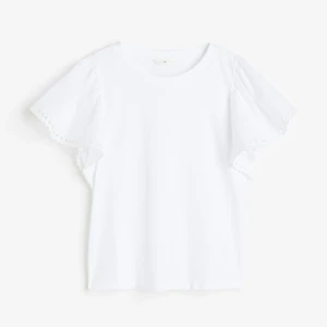 Blus  - Fin T-shirt blus ifrån HM som är oanvänd och storlek S. 