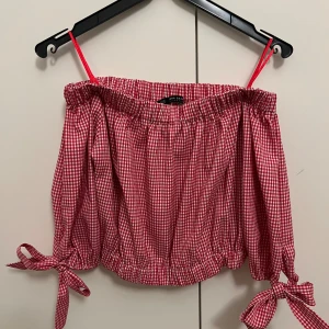 Zara off shoulder tröja  - Zara off shoulder tröja 