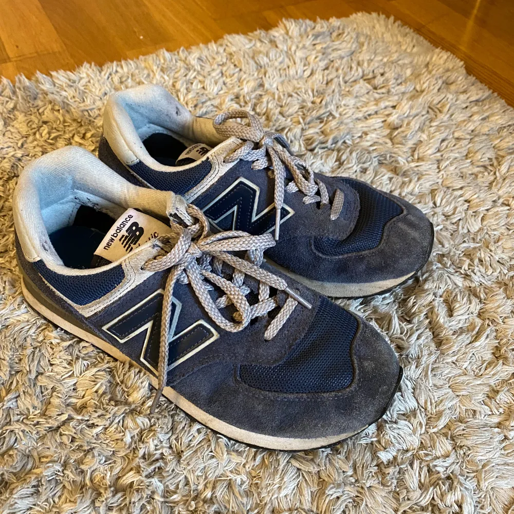 Snygga blĂ„a New balance skor!đ„°đ„° Skriv för fler bilder. KengĂ€t.