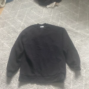 Hoddie  - Den är från Gina tricot 