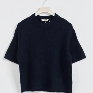 stickad tshirt - fin stickad tröja ifrån Gina tricot som är i nyskick!🙌