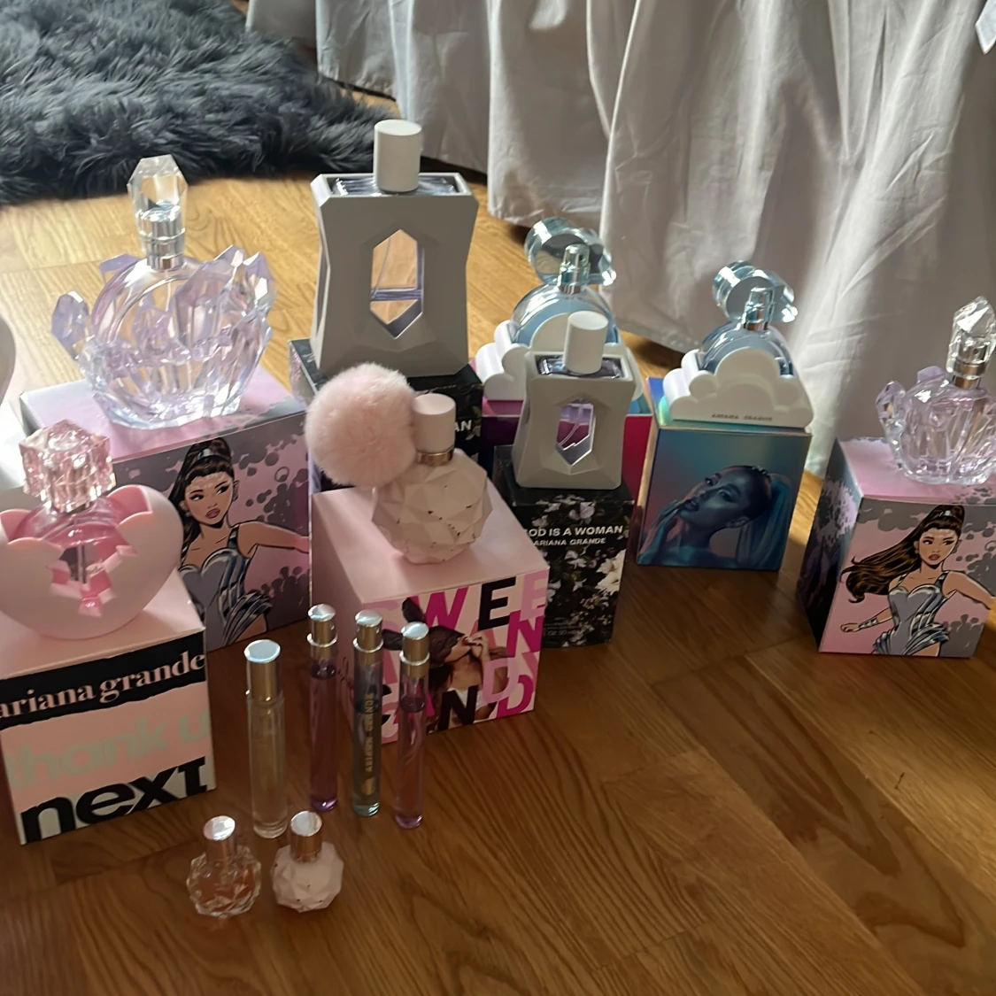 ariana grande merch - 92