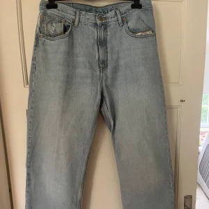 Ljusblåa jeans - Dr Denim, Omar jeans Loose passform Väldigt bekväma och mjuka jeans