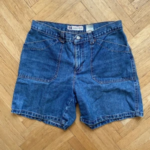Shorts  - Super fina vintage jeans shorts, använt fåtal gånger 