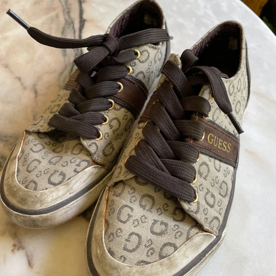 Äkta Guess sneakers