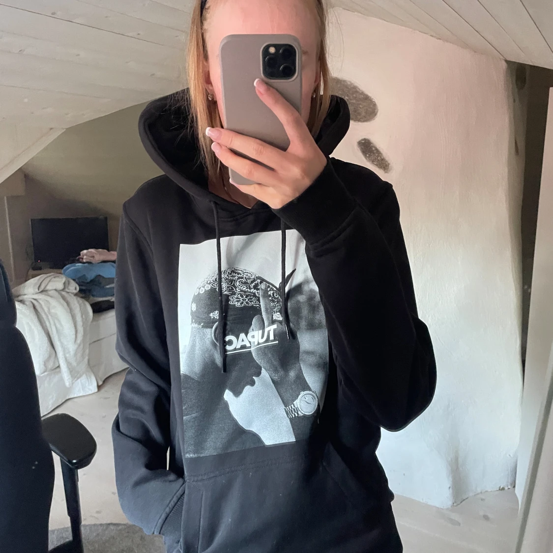 Svart hoodie