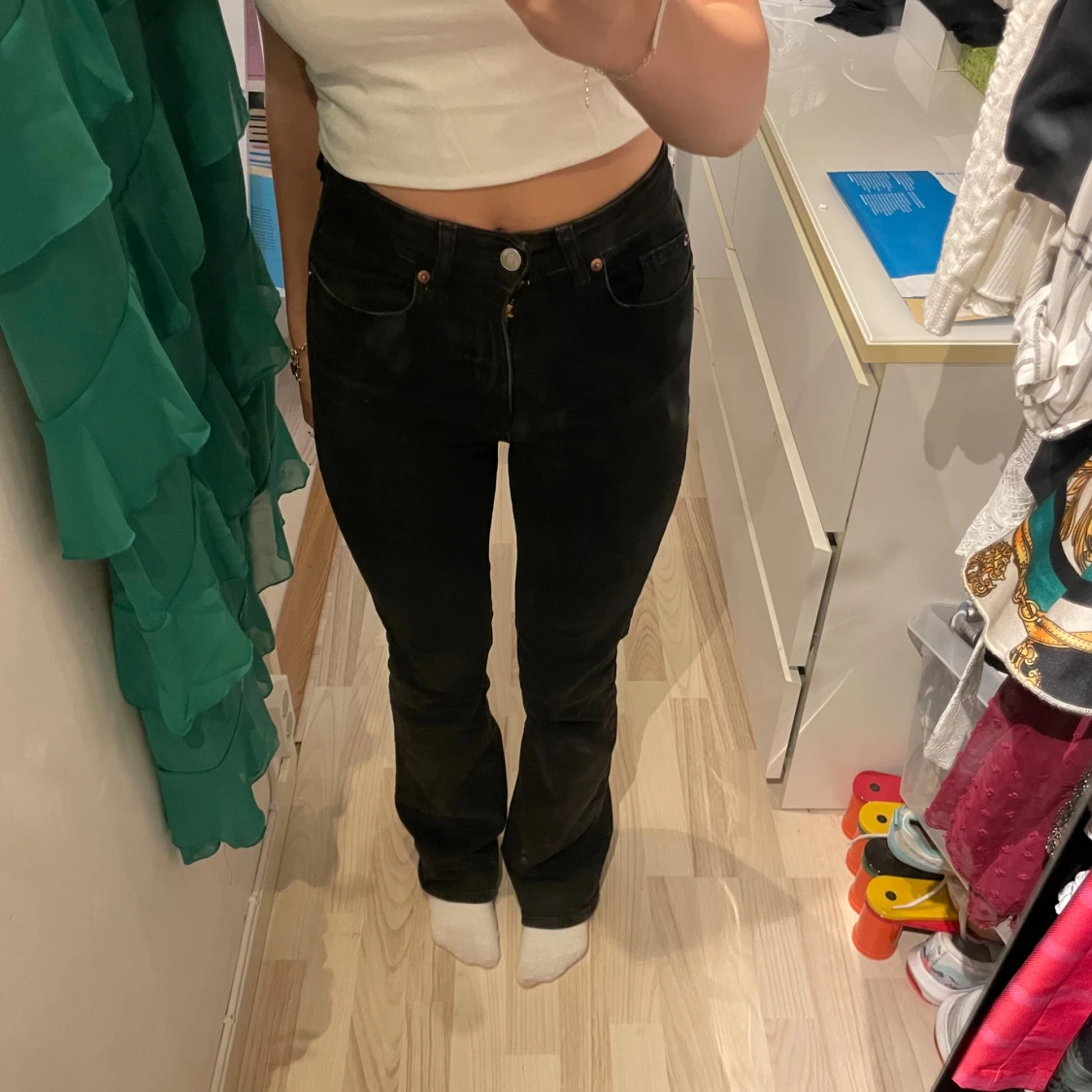 Svarta bootcut jeans