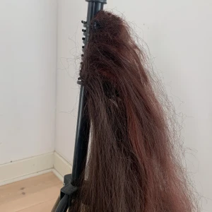 1 peice ponytail brown wig - Choppy and thin and frizzy