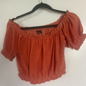 Topp - Magtröja från Gina! Supersöt i storlek s🥰