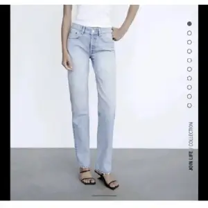 Säljer dessa superfina ljusblå jeans från zara💗