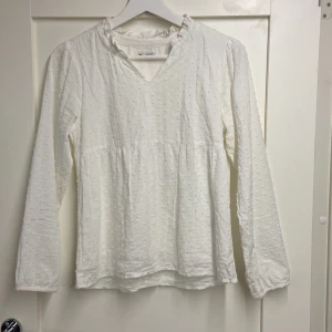 Blus - Blus från Cubus. Använd fåtal gånger.