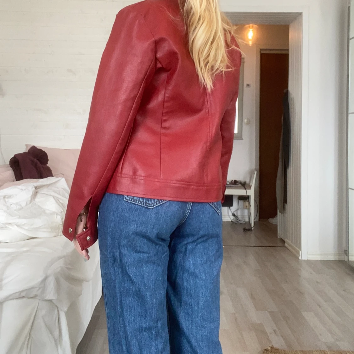 Röd skinnjacka  - 90