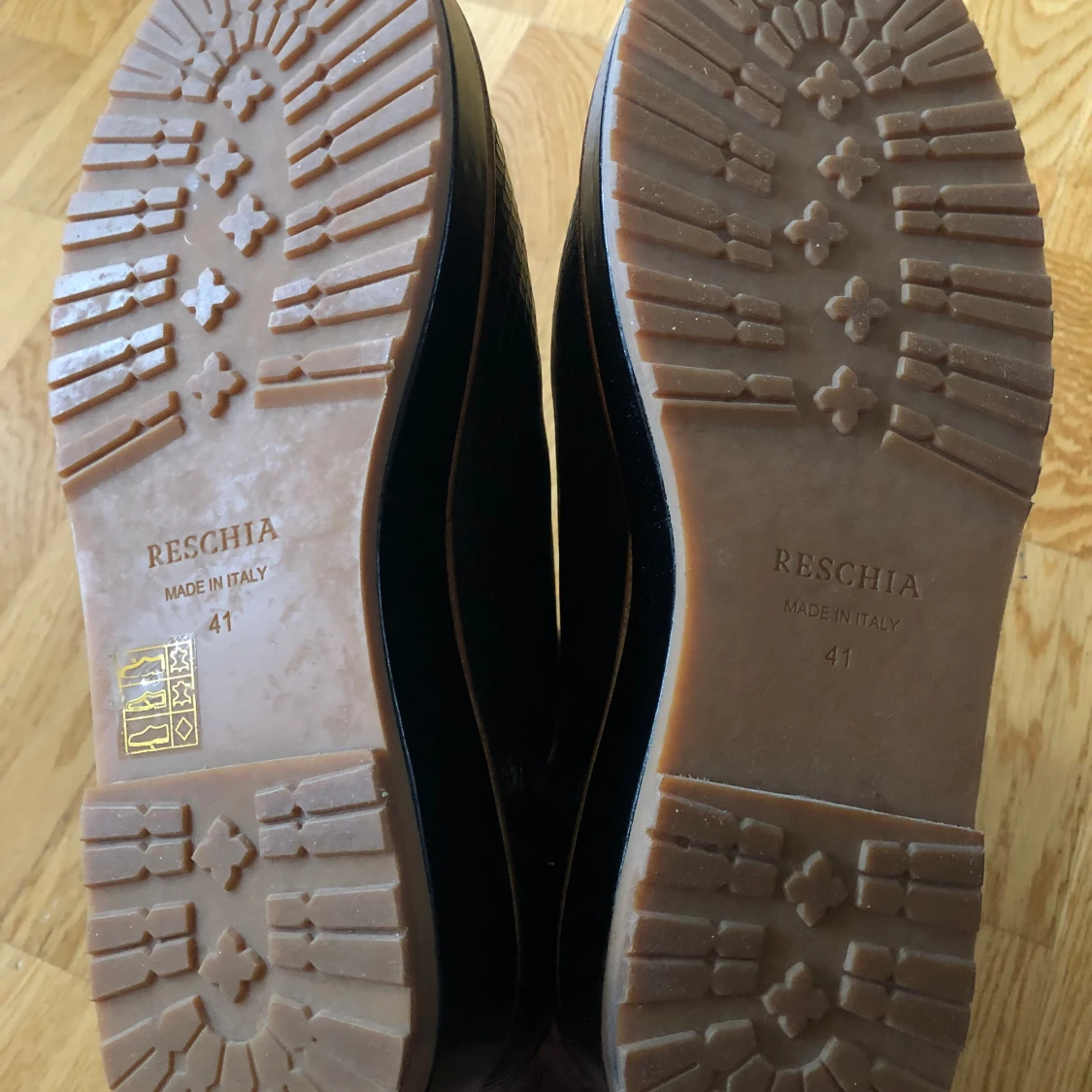 Kängor, Reschia - 91