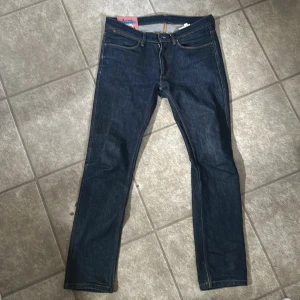 Acne jeans  - Jag säljer mina acne jeans för dom e för små dom e i jätte bra skick dom e som nya 