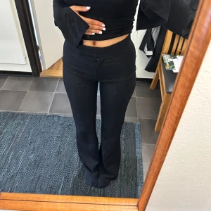 Kostymbyxor  - Skit snygga kostymbyxor från nelly, helt nya men säljer då dom var för små❤️