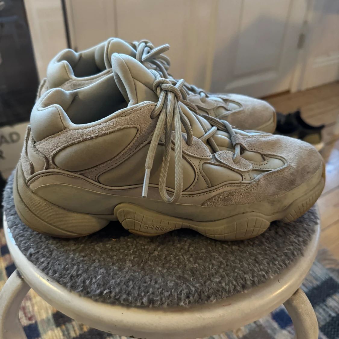 Yeezy 500 stones