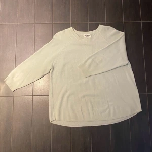 Soft Goat Tröja  - Nypris: 2600 kr Mycket bra skick! Som nyskick Storlek: L (Kan även passa M) 100% Kashmir