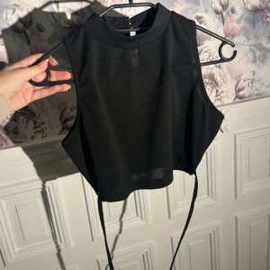 Croptop - crop top i storlek xs, Aldrig använd den är från shein 